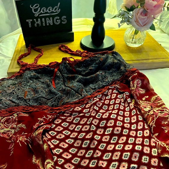 Adorable top. - Picture 9 of 12